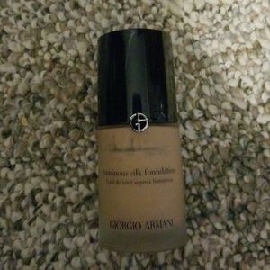 Armani Luminous Silk Foundation 6.5